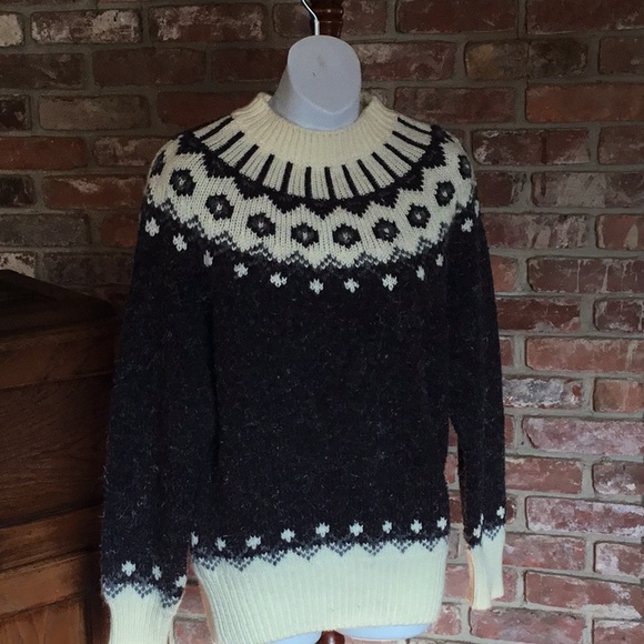 Limited Express Woman’s Gray Wool Pullover Sweater - Picture 11 of 13